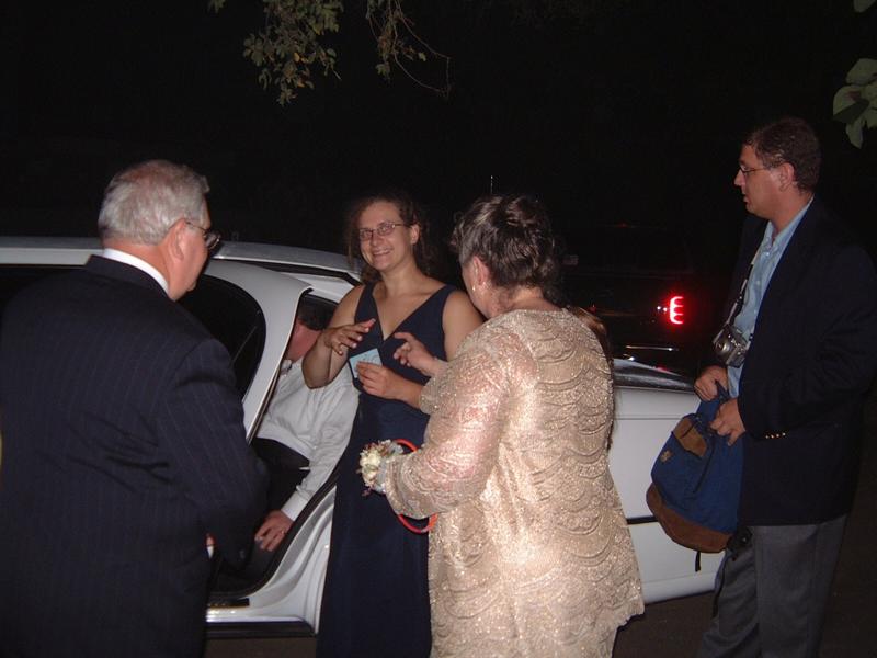 2003/10(Oct)/03(Urbik-Wedding)/800x600_2003-10-05 22-46-57.JPG